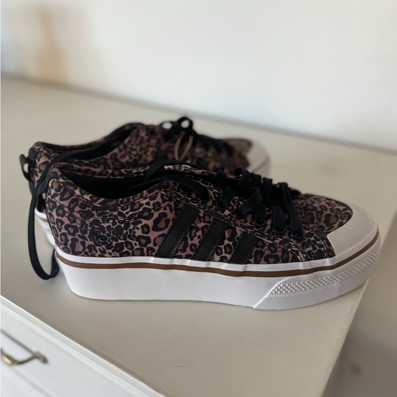 adidas leopard print platform  sneakers NIZZA in light tan/light purple - Picture 5 of 5